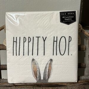 NEW IN PACKAGING! RAE DUNN HIPPITY HOP EASTER BUNNY LUNCHEON NAPKINS